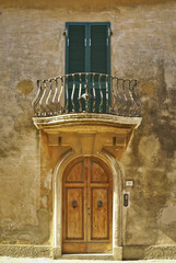 Zabytkowe drzwi we Włoszech