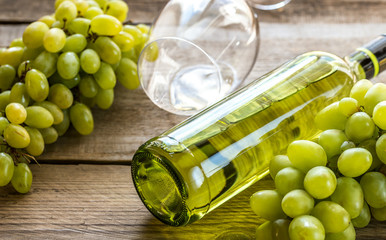 White wine with bunch of grape
