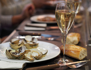 Classic spanish lunch - white wine, bread and mussels