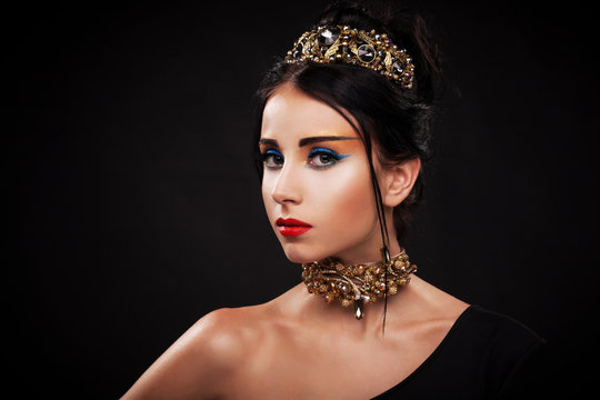 Gorgeous woman in luxury jewelry