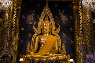 Fototapeta premium Chinnarat Buddha sculpture