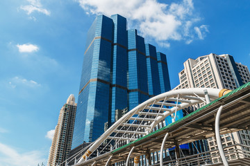 Naklejka premium Building modern business area in bangkok