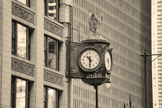 Chicago downtown street view