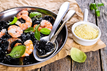 Black pasta