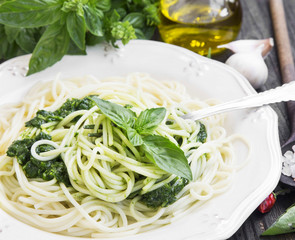 Spaghetti Pasta with Pesto and Fresh Basil
