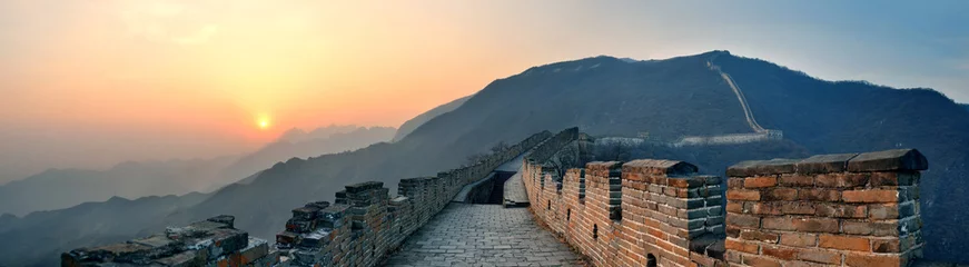 Tuinposter Chinese Muur Zonsondergangpanorama van de Grote Muur