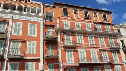 Façades d'immeuble à Menton