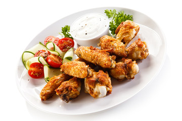 Grilled chicken wings and vegetables 
