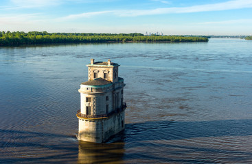 U.S.A. Missouri, St Louis area, Route 66, the water tower  on the Mississippi river seen from the...