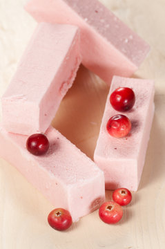 Pastille with cranberry