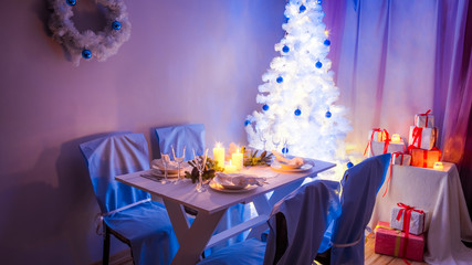 Breathtaking Christmas table setting