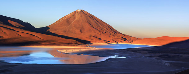 Green Lagoon (Laguna Verde), Altiplano, Bolivia - obrazy, fototapety, plakaty