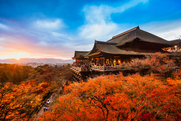 Naklejka premium Świątynia Kiyomizu-dera w Kioto w Japonii