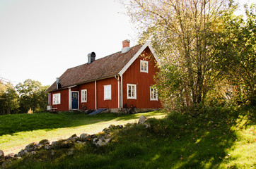 Fototapeta na wymiar Schwedisches Holzhaus