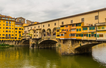Fototapeta na wymiar The Ponte Vecchio (Old Bridge) in Florence, Italy 