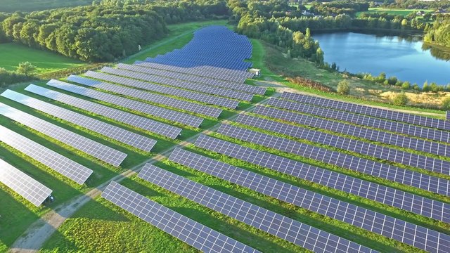 Luftaufnahme eines Sonnenenergie Kraftwerkes