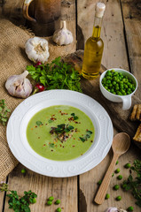 Soup of young peas