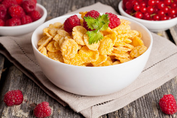 Cornflakes and different Berries