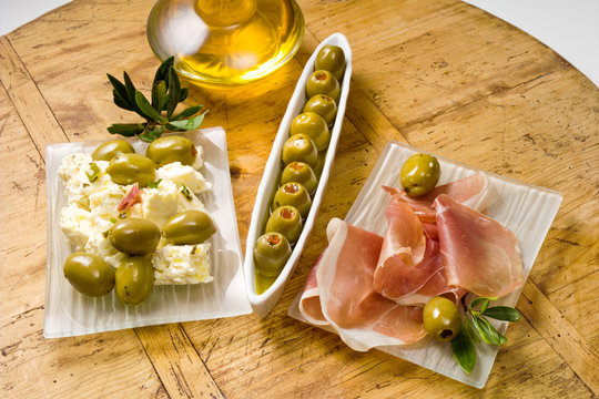 Tapas, Schafsk&auml;se, Oliven, Parma Schinken, Olivenschiffchen, Fl