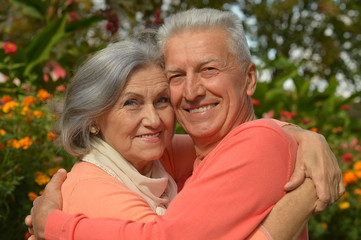 Fototapeta premium Senior couple relax in autumn park