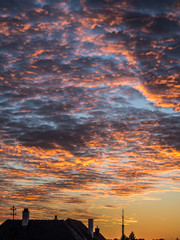 Fototapeta premium Sonnenuntergang über der Stadt