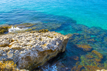 rocce sul mediterraneo © asferico