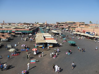 Fototapeta na wymiar Platz der Gaukler, Place Djemaa el Fna, Marrakesch, Marokko