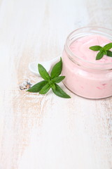 Obraz na płótnie Canvas Strawberry yogurt