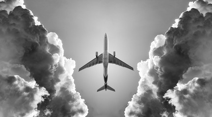 Fototapeta premium airplane and cloud