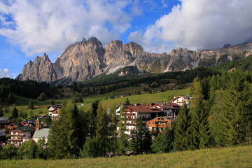 Fototapeta premium Passeggiate autunnali nelle Dolomiti d'Ampezzo
