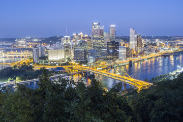 Naklejka premium Downtown Pittsburgh at Night