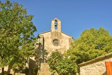 Fototapeta na wymiar église à l'entrée du village de Navacelles