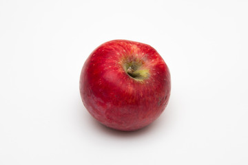Fototapeta na wymiar red apple fruit isolated on white backgrounds
