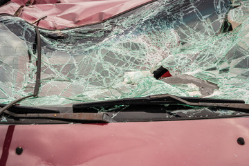 Windschutzscheibe Unfallwagen