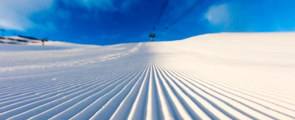 Rolgordijnen Groomed ski piste © Mikkel Bigandt