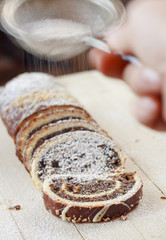 strudel with poppy seeds