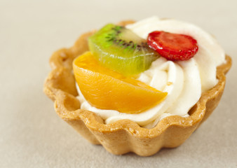 muffin with fruit and mascarpone