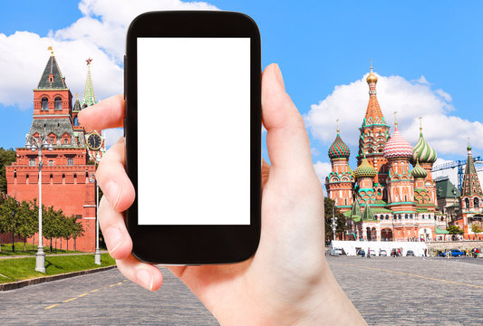 smartphone and Vasilevsky descent in Moscow