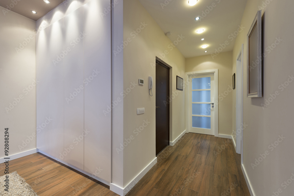 Poster Apartment corridor with brown floor