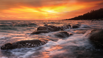 Naklejka premium Seascape during sunset. Beautiful natural seascape