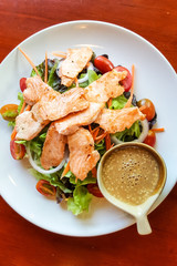 Salmon salad with sesame dressing