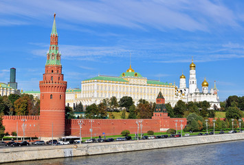 Obraz premium View of the Kremlin and riverside of Moscow city centre