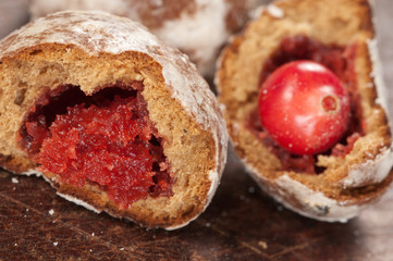 Gingerbread with cranberry filling