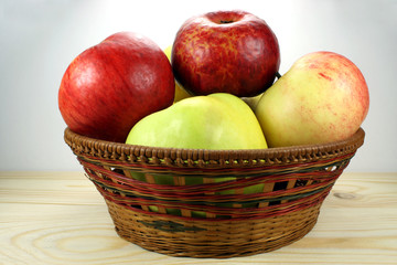 Урожай яблок