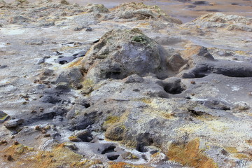 Boden am Hochtemperaturgebiet Hverarönd auf Island