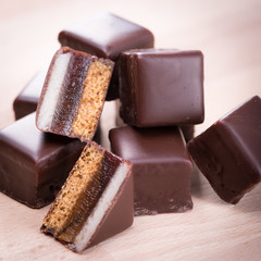 zur weihnachtszeit dominosteine