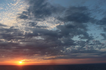 船上からの日の出