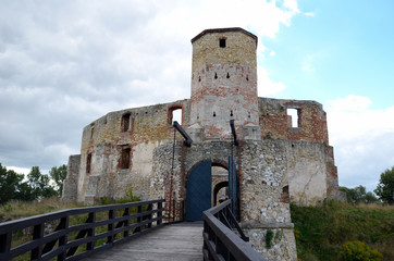 Fototapeta na wymiar Castle ruins (Siewierz in Poland)