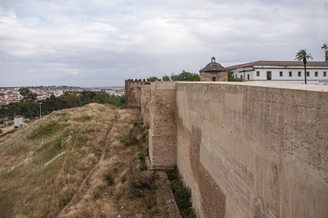 Fototapeta na wymiar Murallas del Alcazaba de Badajoz, España