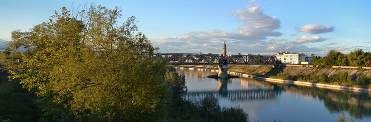Latisana - widok z mostu na rzece Fiume Tagliamento © jaworex